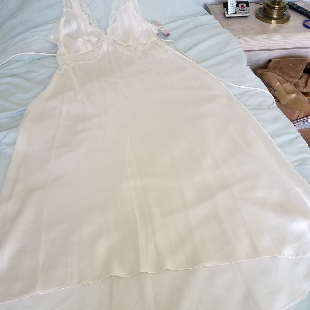 Sexy Lace nightgown  NWT